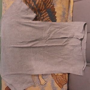 Grey tee shirt